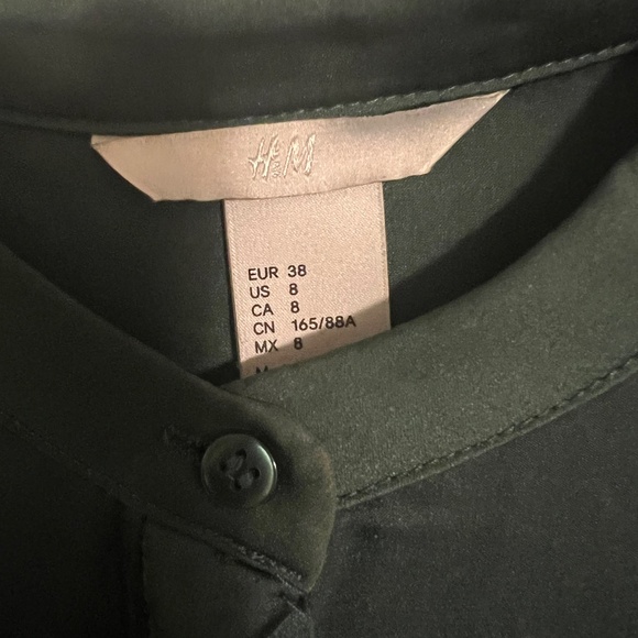 H&M / Medium/ Green blouse - Picture 2 of 4